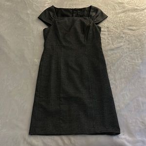 Ann Taylor gray suit dress cutout cap sleeves tailored size 6